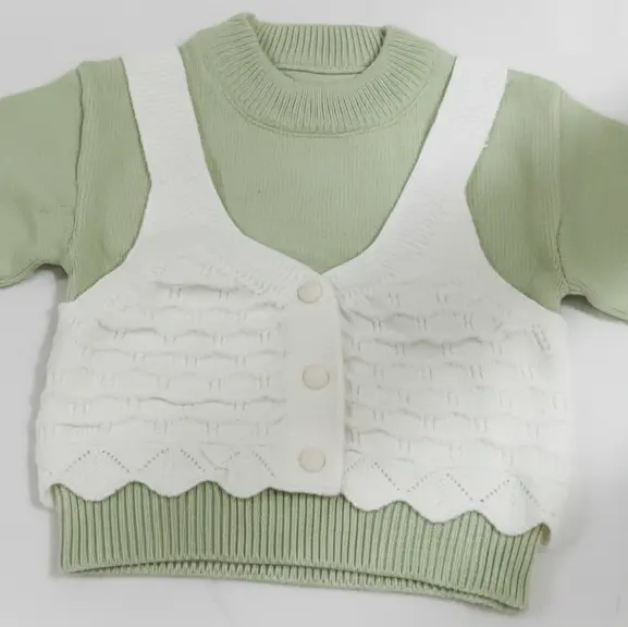 Imported Knitted Outfit - White Vest - Detachable Duck & Bow Clips front closeup view